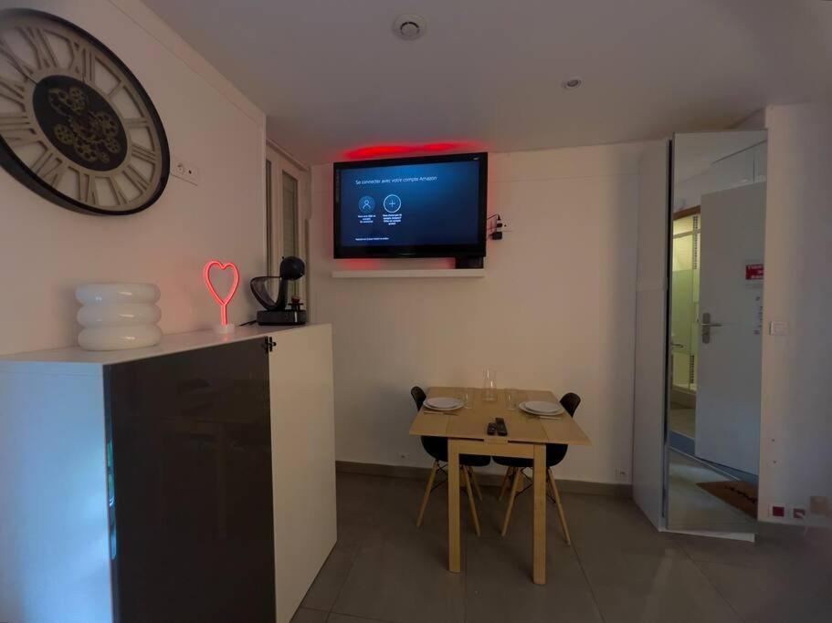 Le Neon Dijonnais Apartment